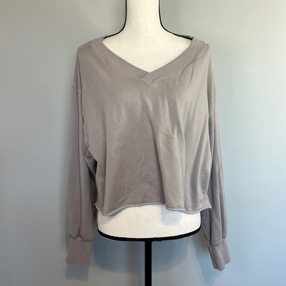 Nike Comfy Soft Cropped V Neck Gray Sweatshirt - Picture 1 of 7
